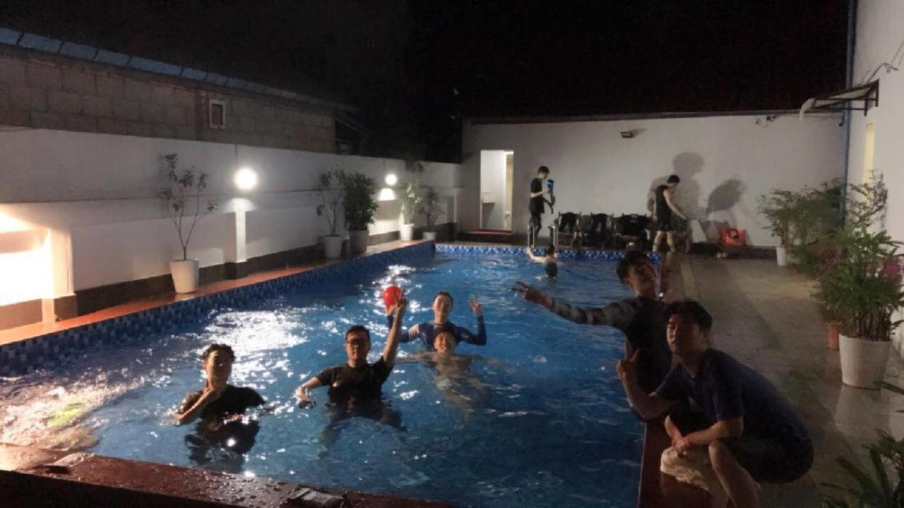 万荣中央公园酒店 外观 照片